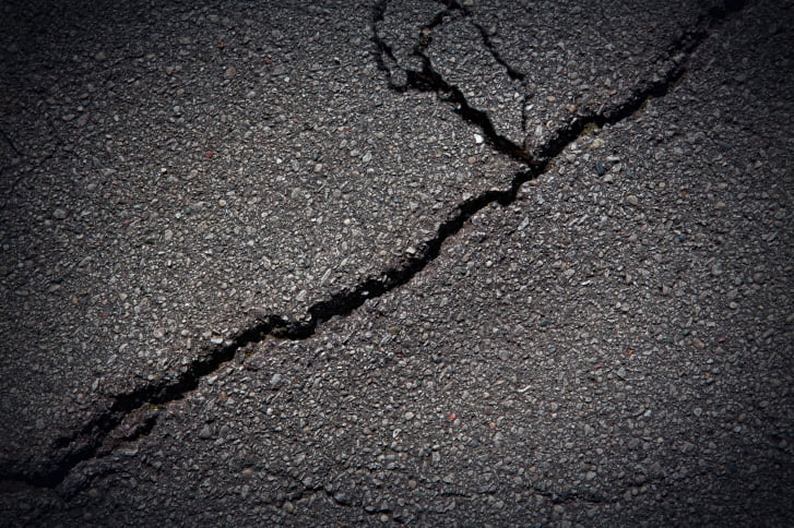 How Sealcoating Protects Your Parking Lot from Sun Damage